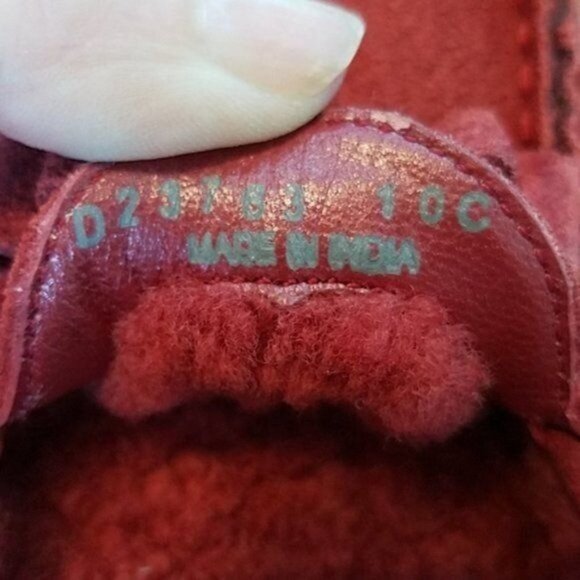 Red Shoes Cole Haan Loafers SLIPPERS Suede House Shoes Kids Size 10 YOUTH - Picture 7 of 12